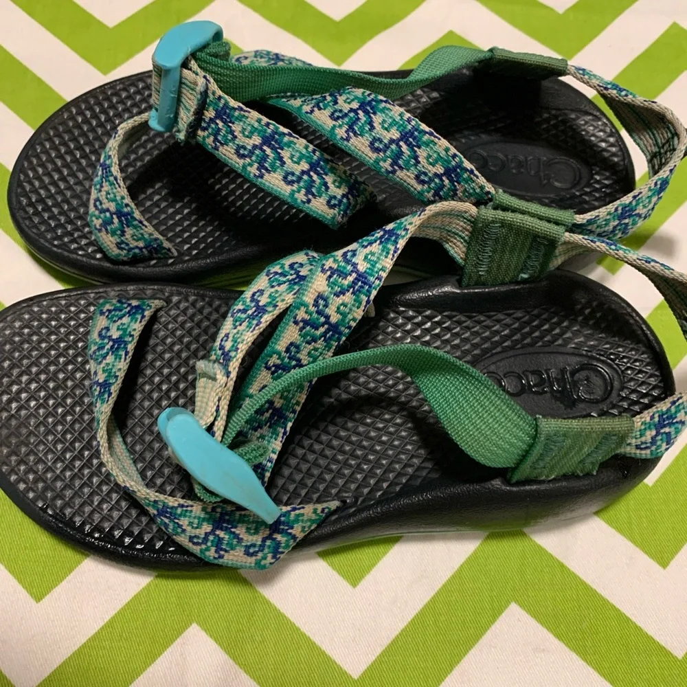 Girls Chaco sandals 2